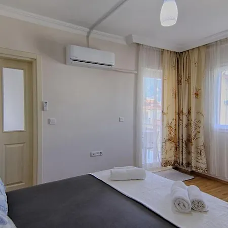 Apartament Center Cozy By Lookbookholiday